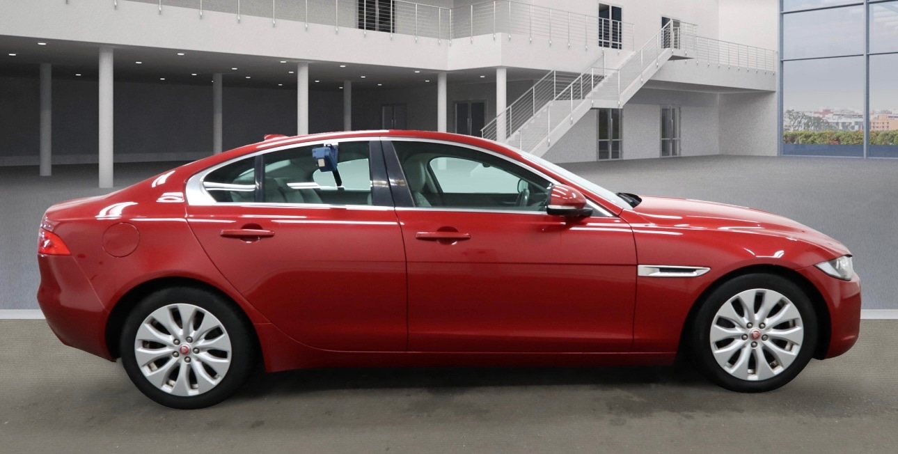 Used Jaguar XE 2016 for sale - 76946147: Photo 5