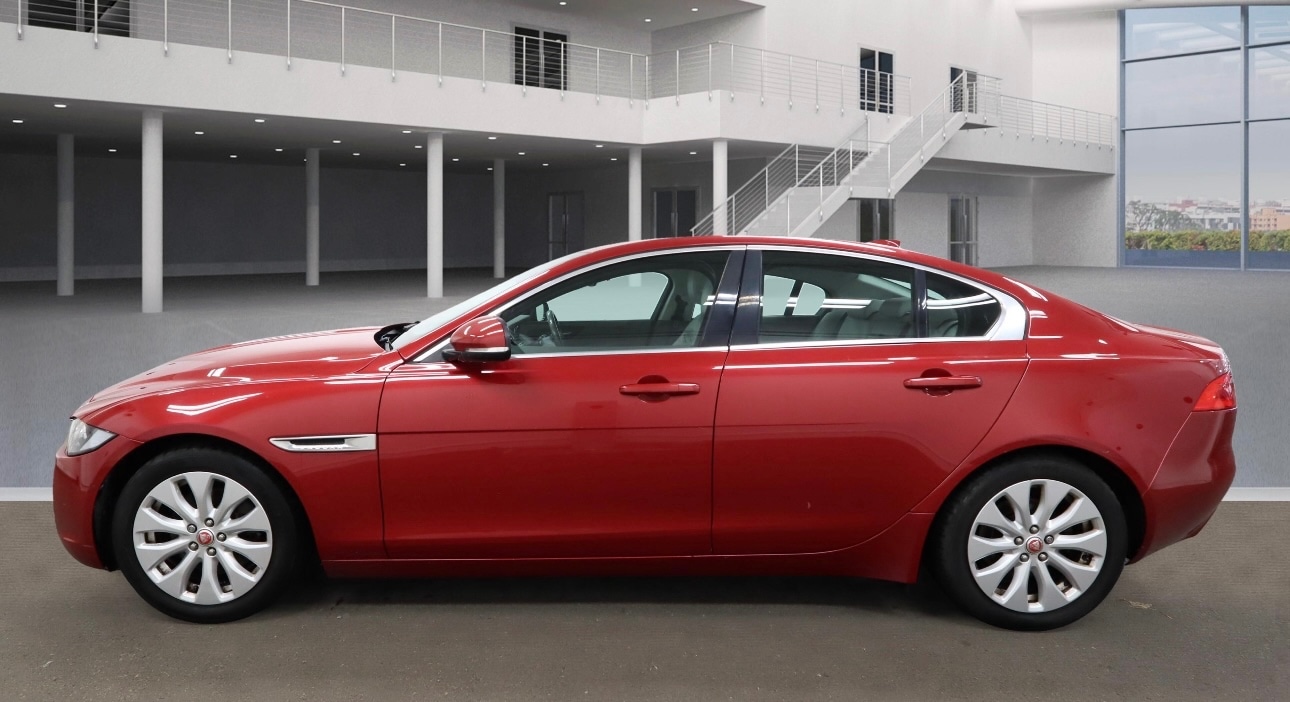 Used Jaguar XE 2016 for sale - 76946147: Photo 7