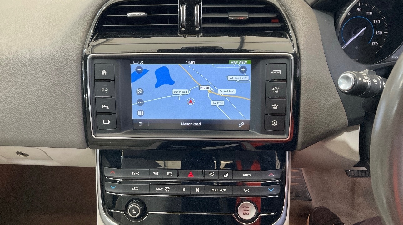 Used Jaguar XE 2016 for sale - 76946147: Photo 8