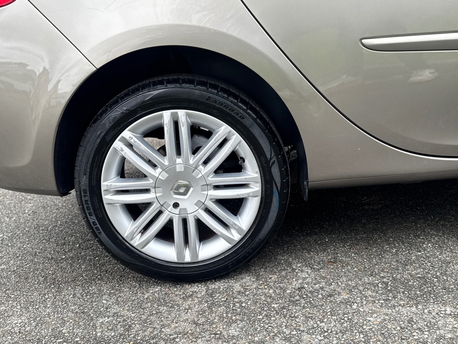 Used Renault Clio 2011 for sale - 76543090: Photo 13