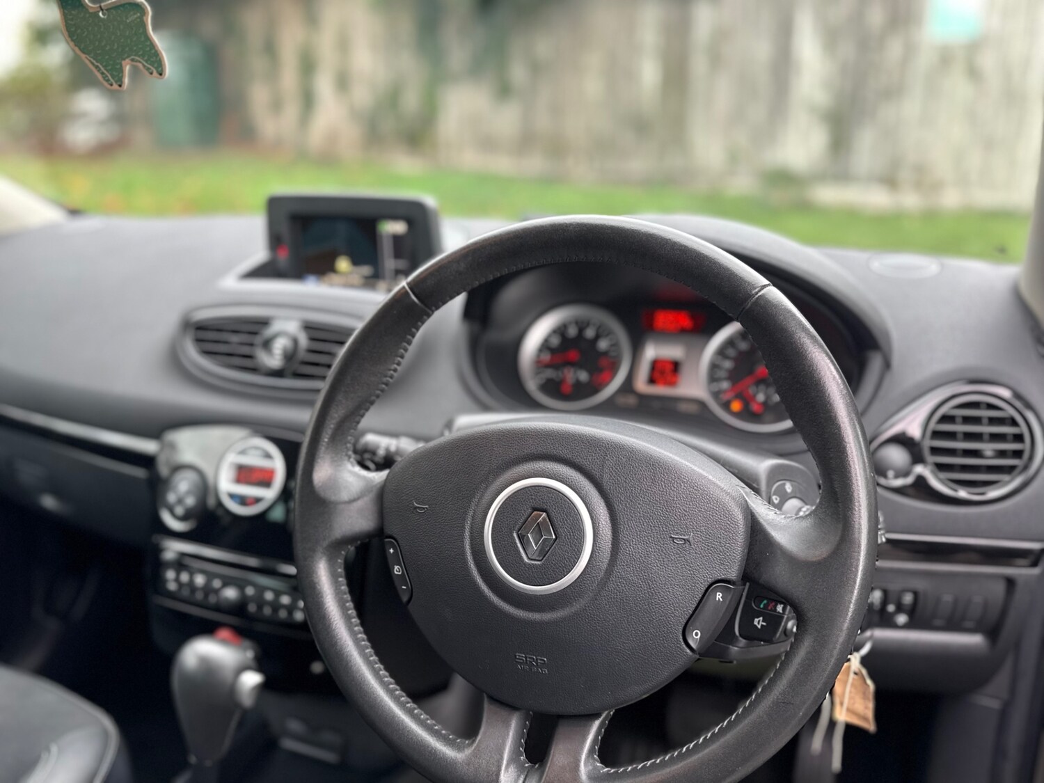 Used Renault Clio 2011 for sale - 76543090: Photo 25