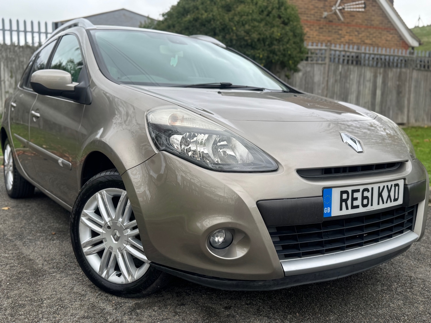 Used Renault Clio 2011 for sale - 76543090: Photo 32