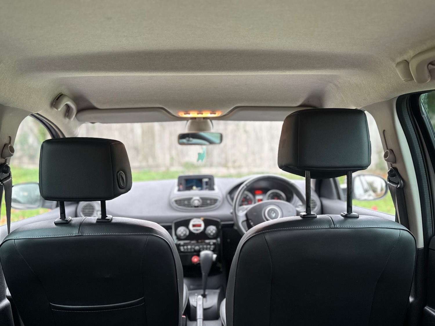 Used Renault Clio 2011 for sale - 76543090: Photo 38