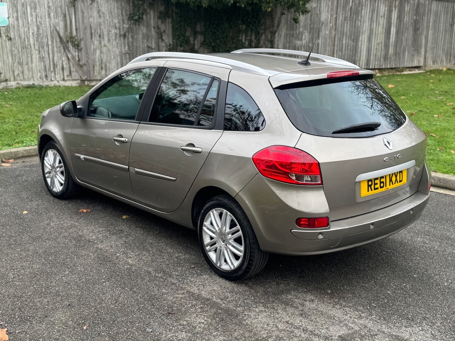 Used Renault Clio 2011 for sale - 76543090: Photo 8