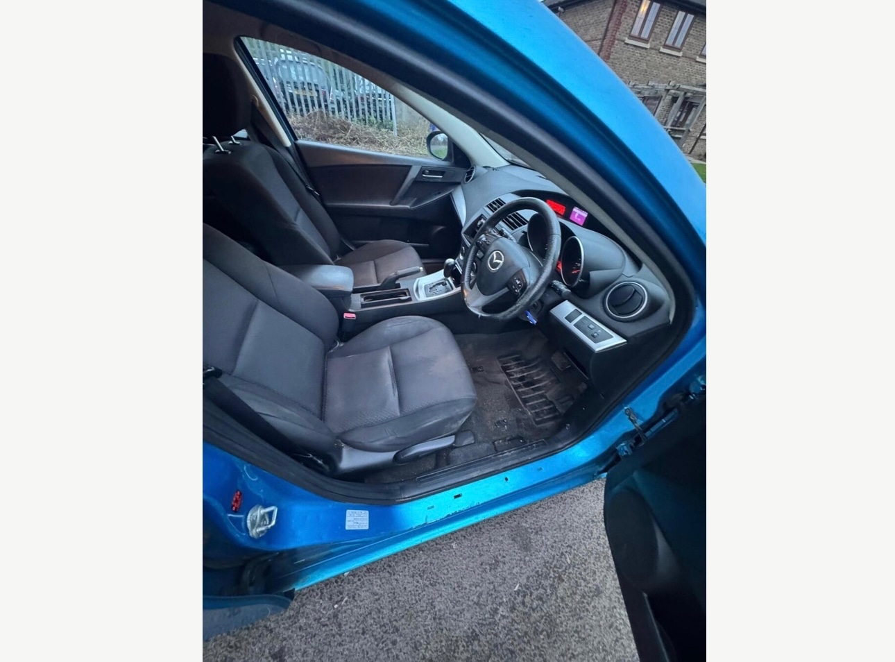 Used Mazda Mazda3 2011 for sale - 77662309: Photo 10