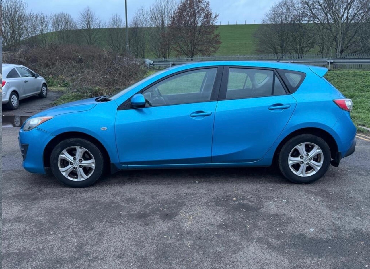 Used Mazda Mazda3 2011 for sale - 77662309: Photo 3