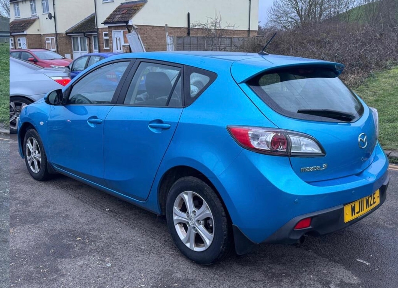 Used Mazda Mazda3 2011 for sale - 77662309: Photo 4