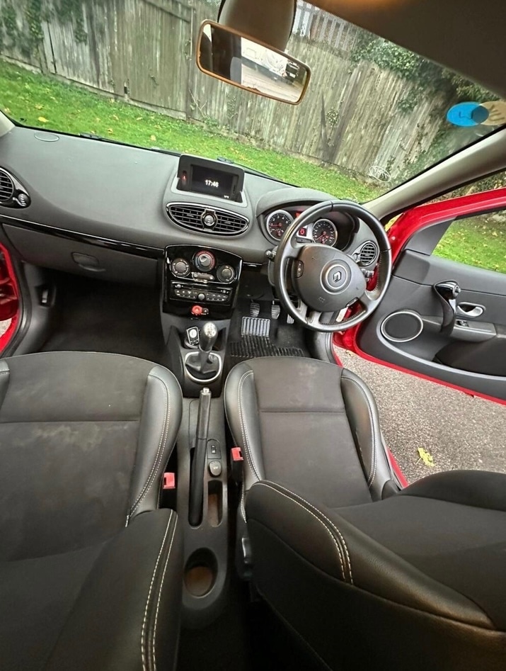 Used Renault Clio 2011 for sale - 76418555: Photo 10