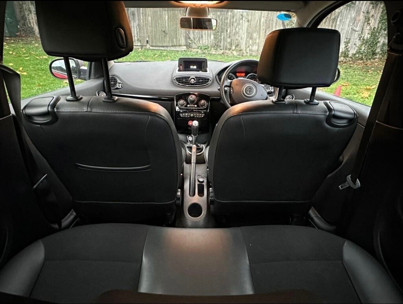 Used Renault Clio 2011 for sale - 76418555: Photo 11