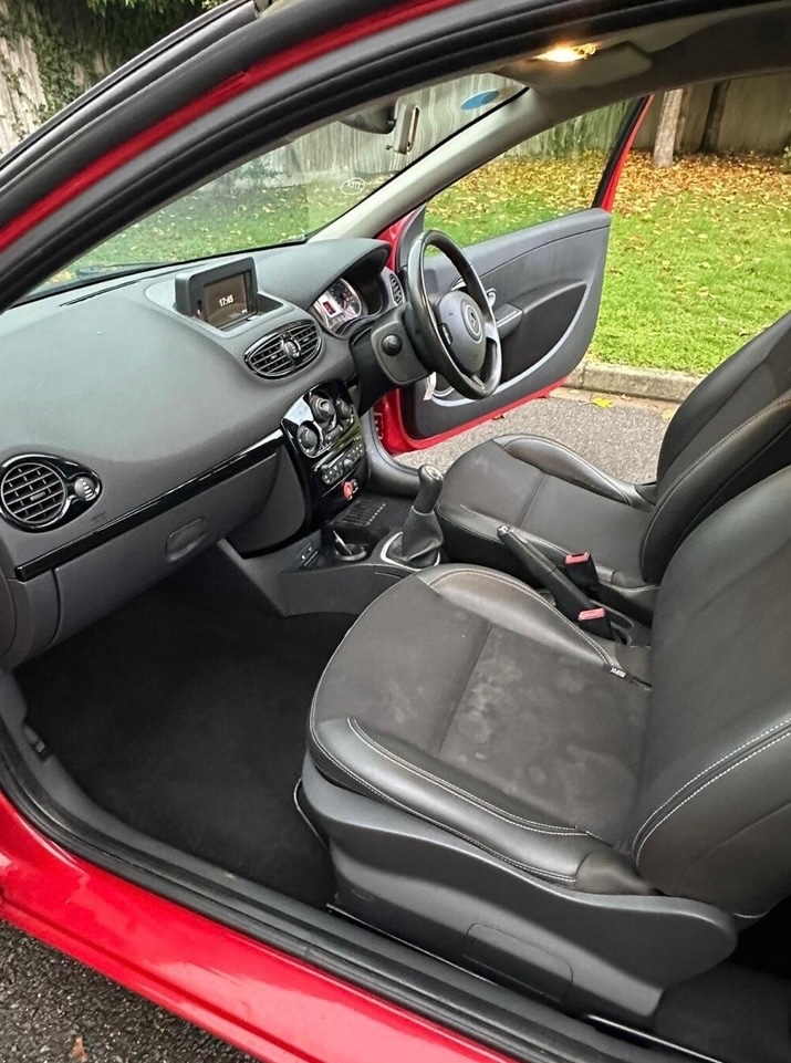 Used Renault Clio 2011 for sale - 76418555: Photo 9