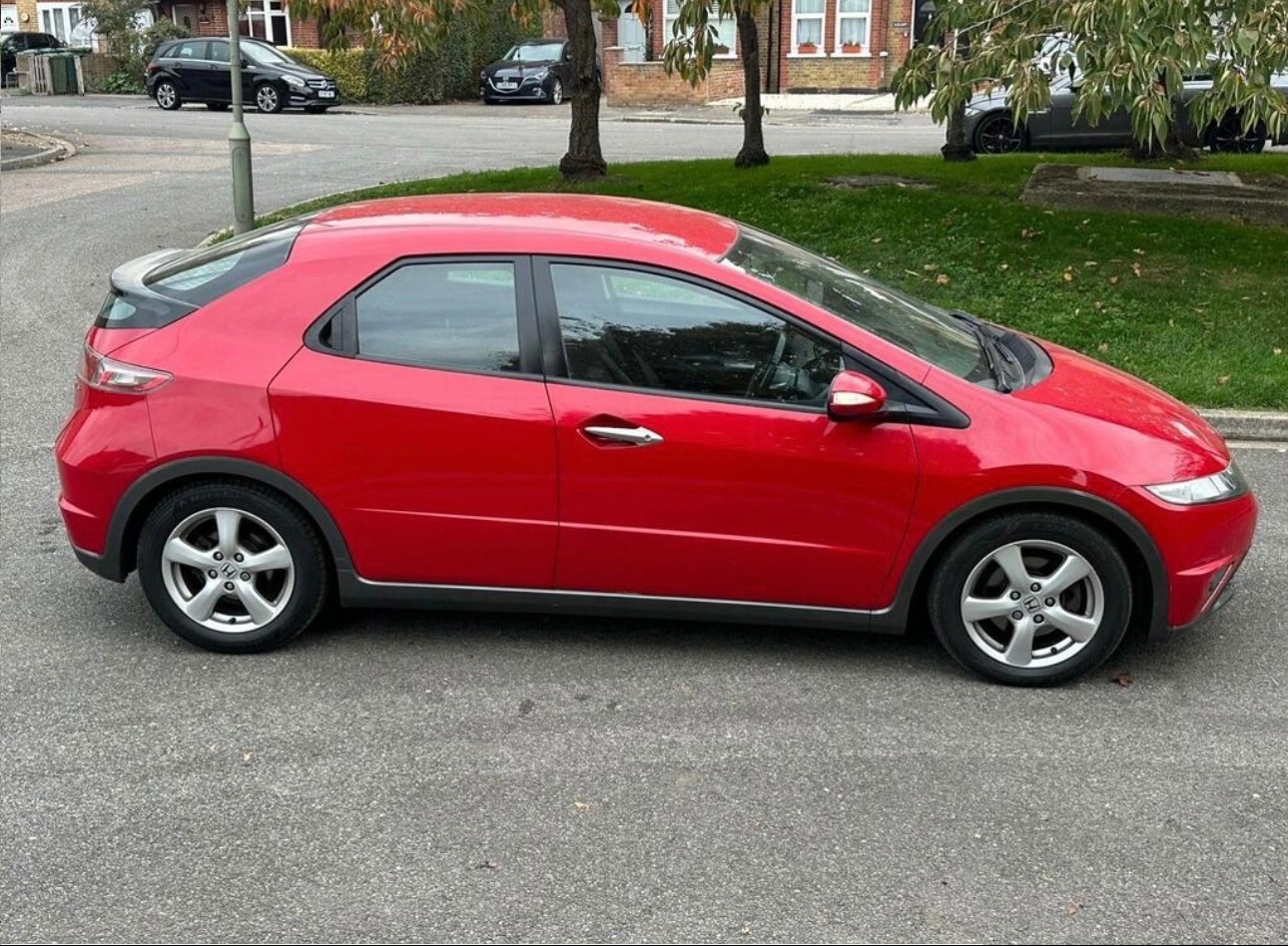 Used Honda Civic 2011 for sale - 76418569: Photo 4