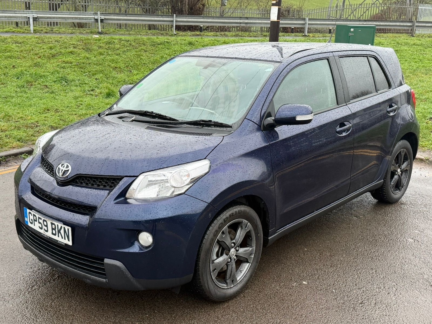 Used Toyota Urbancruiser 2010 for sale - 77247665: Photo 2