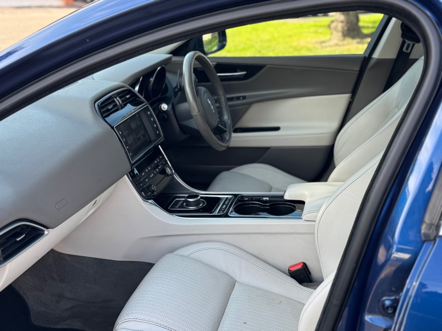 Used Jaguar XE 2016 for sale - 76018056: Photo 10