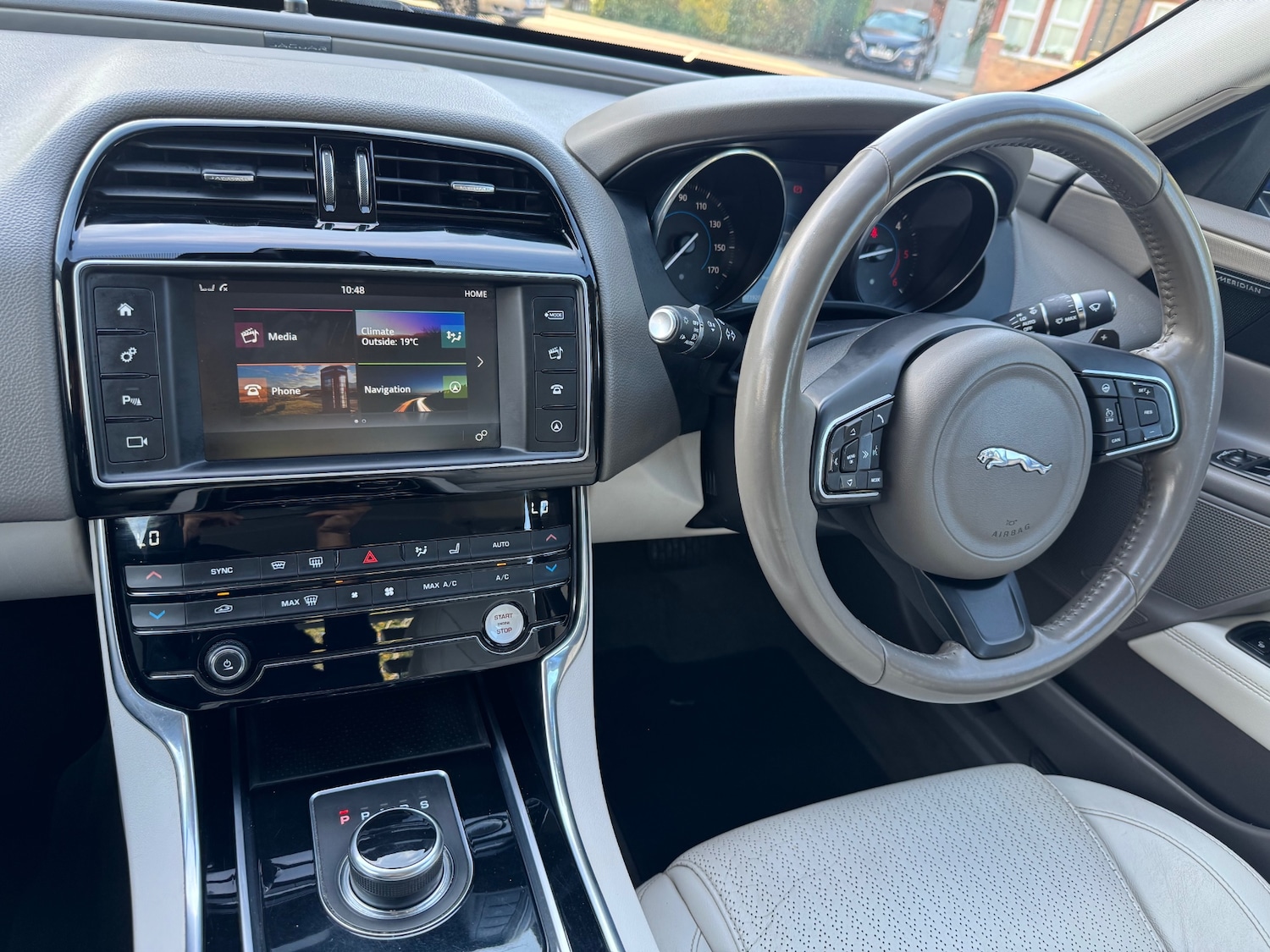 Used Jaguar XE 2016 for sale - 76018056: Photo 12
