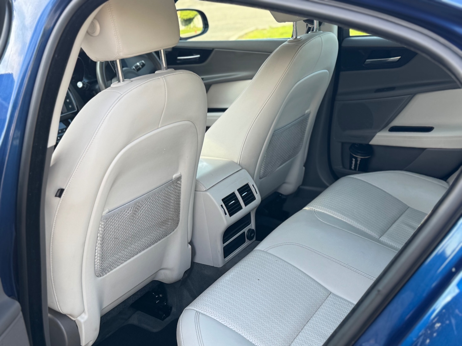 Used Jaguar XE 2016 for sale - 76018056: Photo 9