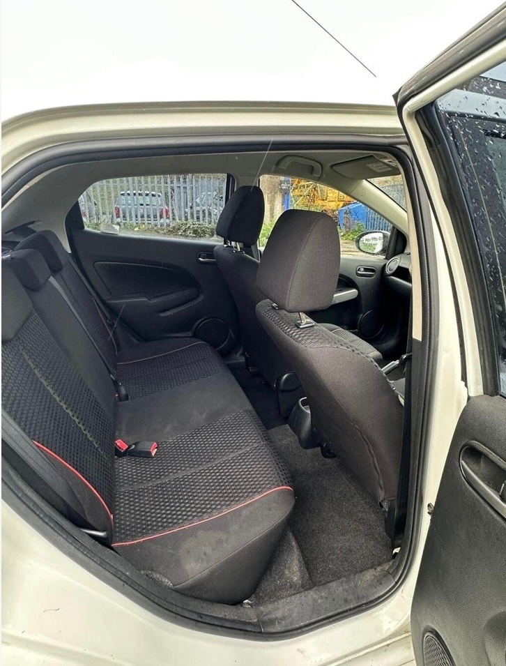 Used Mazda Mazda2 2011 for sale - 76403124: Photo 12