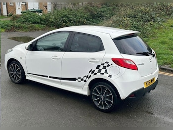 Used Mazda Mazda2 2011 for sale - 76403124: Photo