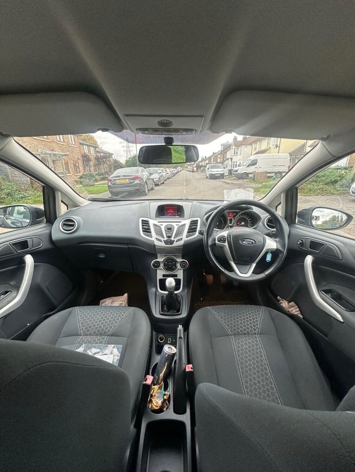 Used Ford Fiesta 2011 for sale - 76402902: Photo 10