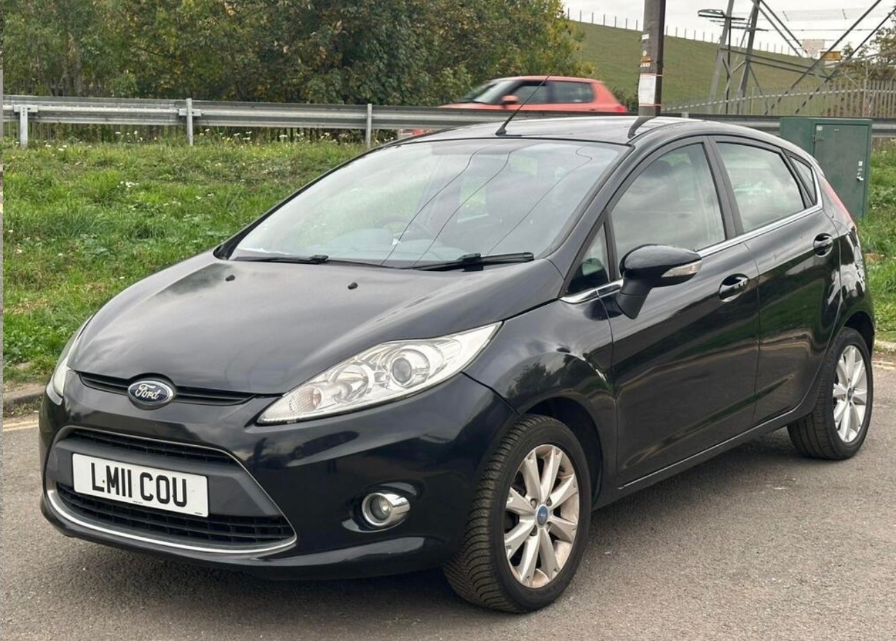 Used Ford Fiesta 2011 for sale - 76402902: Photo 2