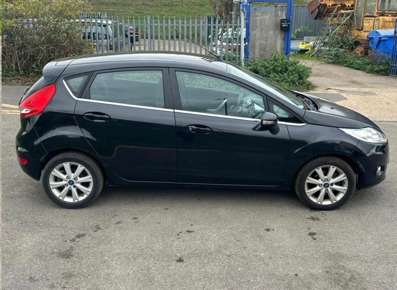 Used Ford Fiesta 2011 for sale - 76402902: Photo 8