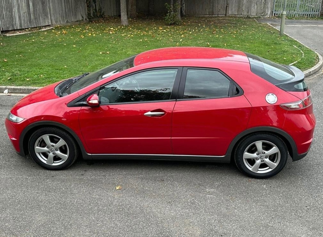 Used Honda Civic 2011 for sale - 76402938: Photo 4