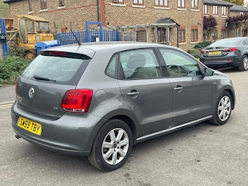 Used Volkswagen Polo 2010 for sale - 76292038: Photo 4
