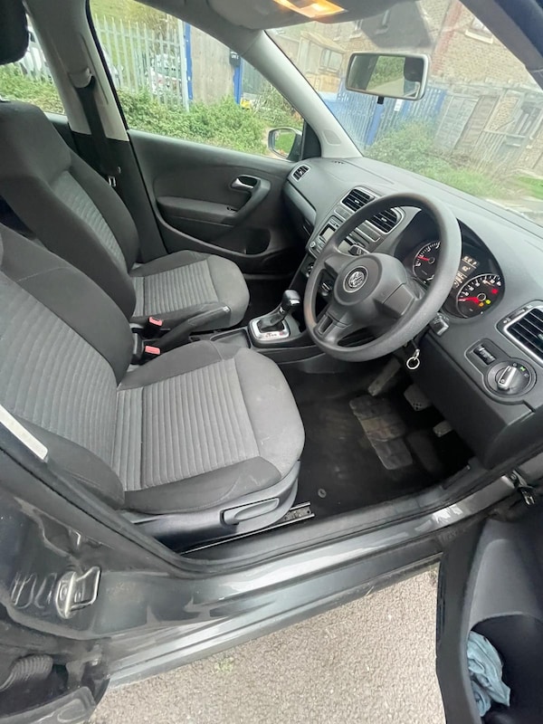 Used Volkswagen Polo 2010 for sale - 76292038: Photo 8