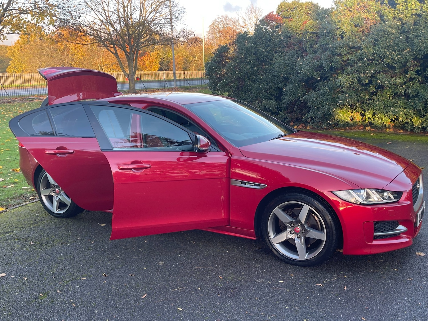 Used Jaguar XE 2017 for sale - 76640669: Photo 19