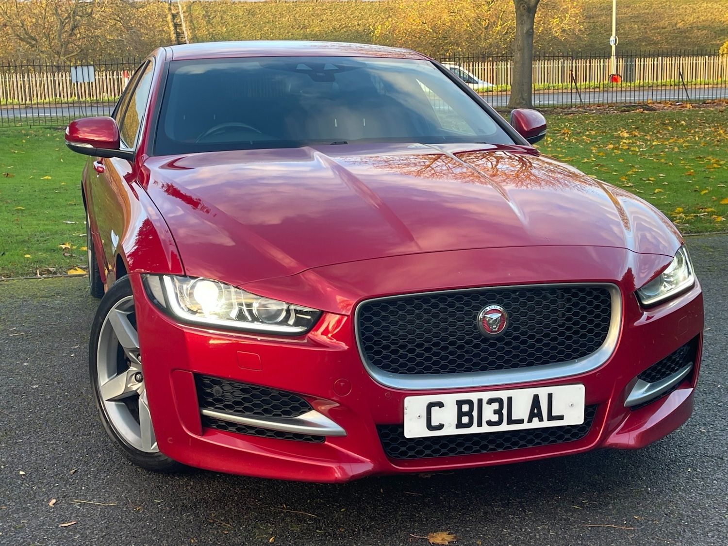 Used Jaguar XE 2017 for sale - 76640669: Photo 2