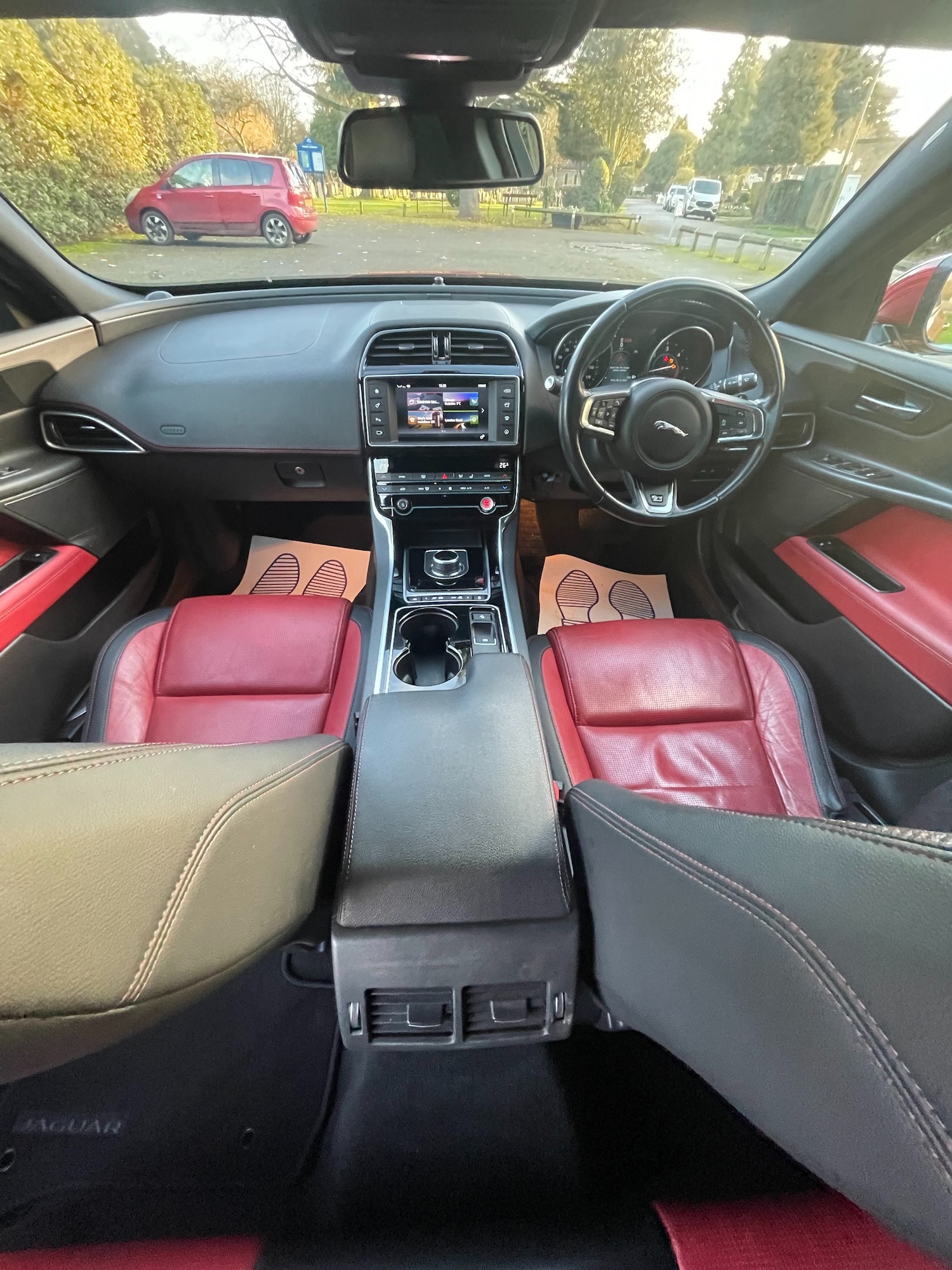 Used Jaguar XE 2017 for sale - 76640669: Photo 24