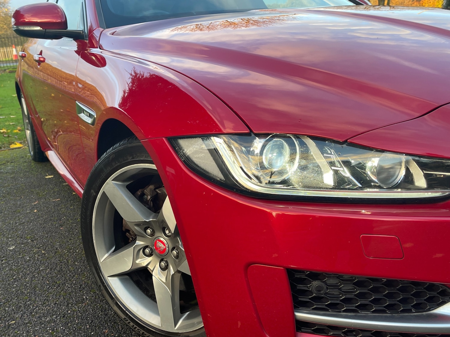 Used Jaguar XE 2017 for sale - 76640669: Photo 3
