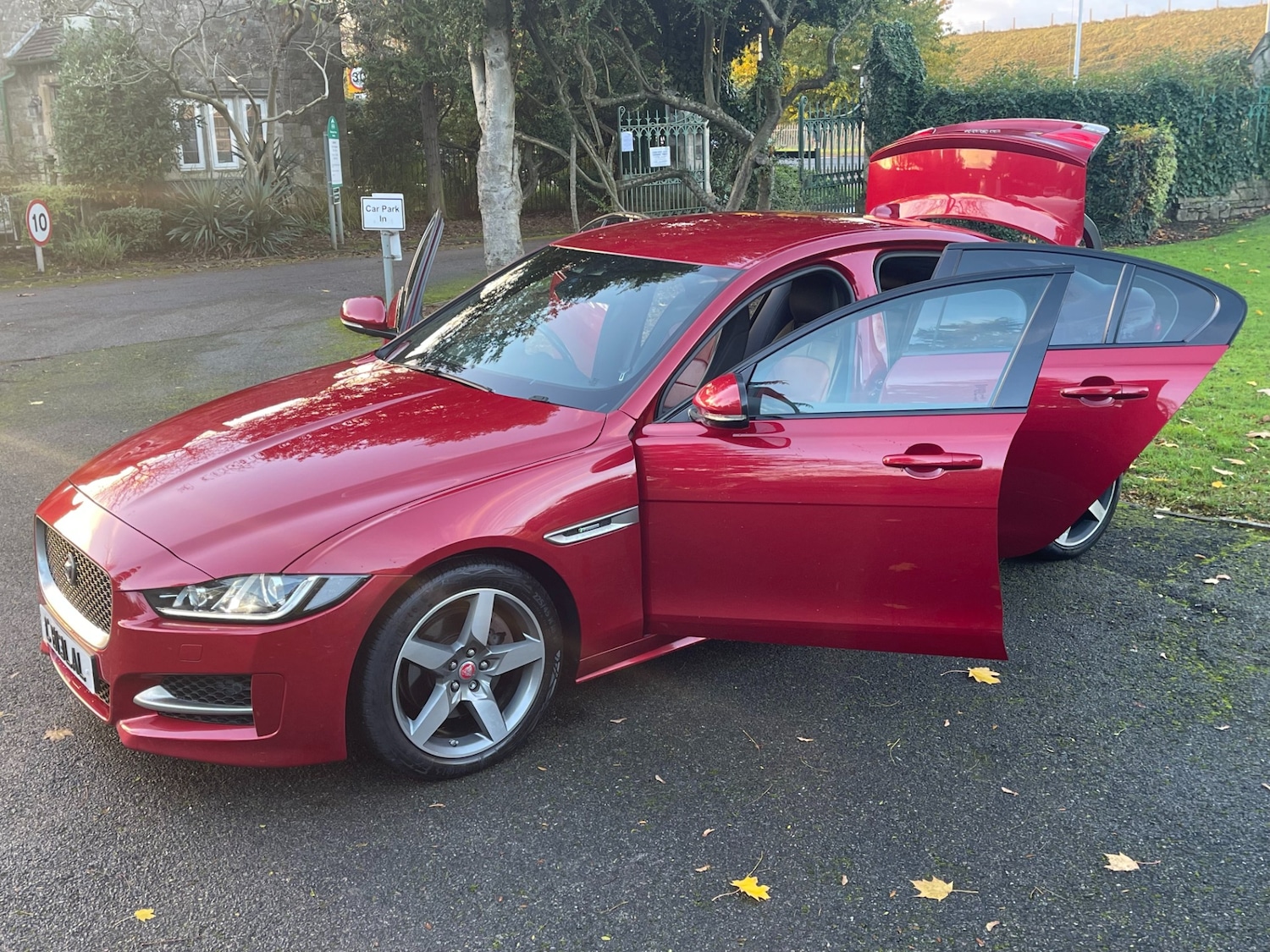 Used Jaguar XE 2017 for sale - 76640669: Photo 32