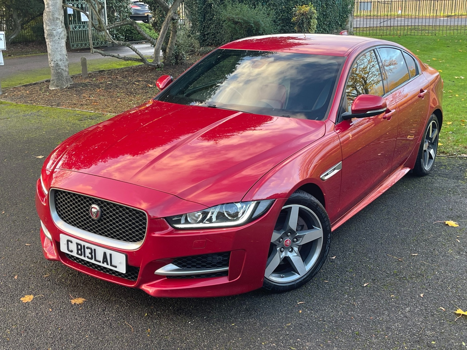Used Jaguar XE 2017 for sale - 76640669: Photo 6