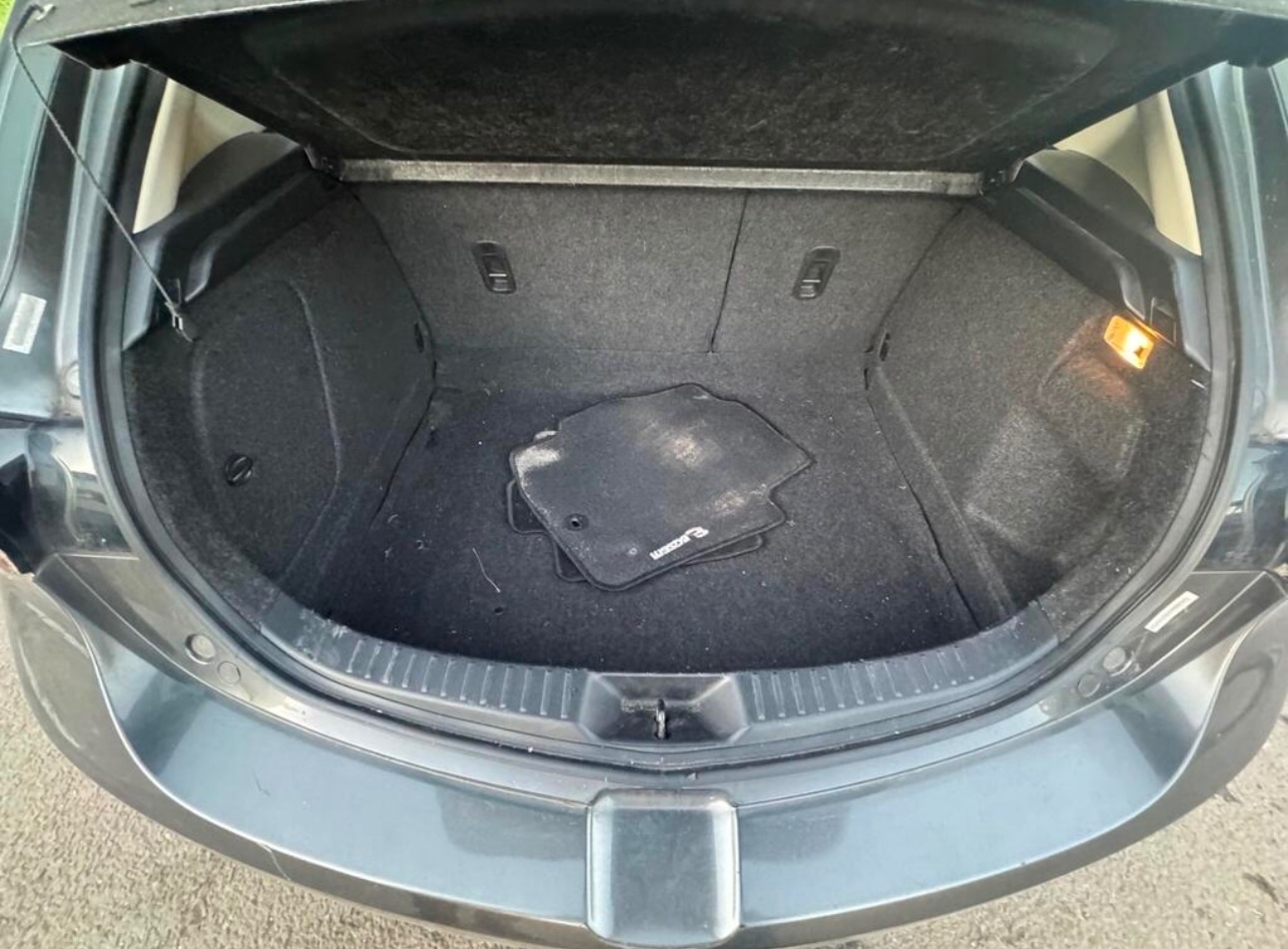 Used Mazda Mazda3 2013 for sale - 77112944: Photo 11