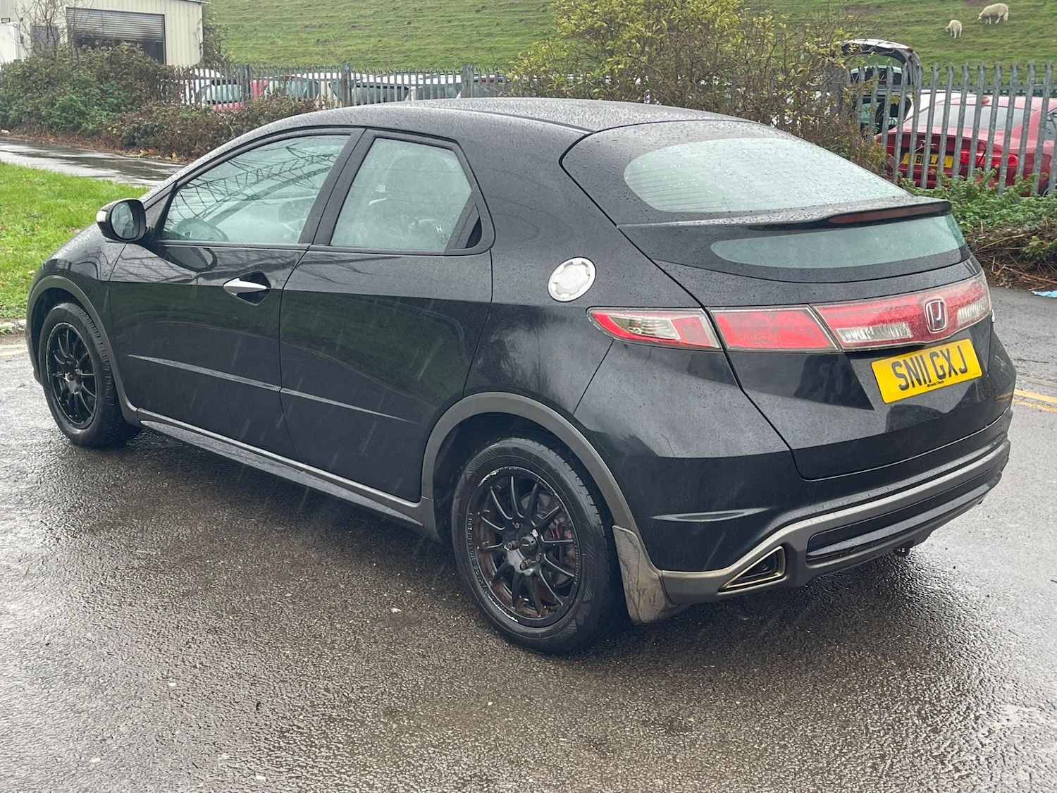 Used Honda Civic 2011 for sale - 76532133: Photo 2