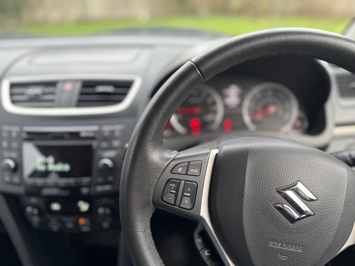 Used Suzuki Swift 2011 for sale - 76588997: Photo 11