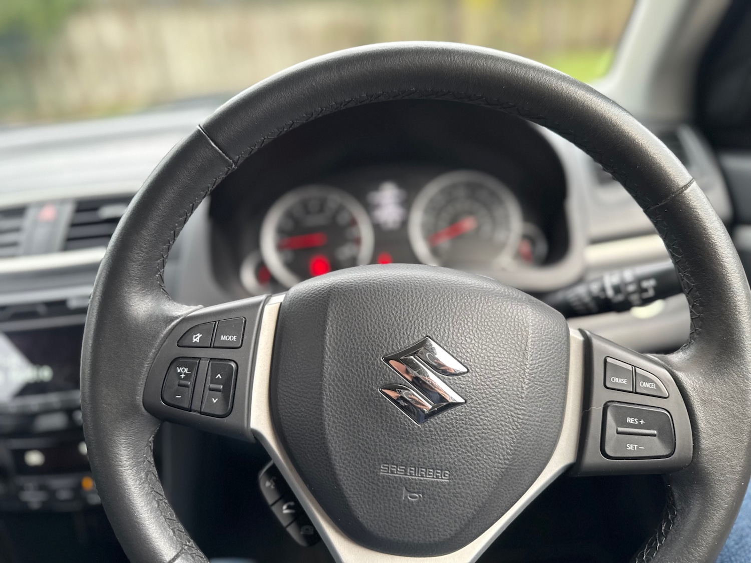 Used Suzuki Swift 2011 for sale - 76588997: Photo 13