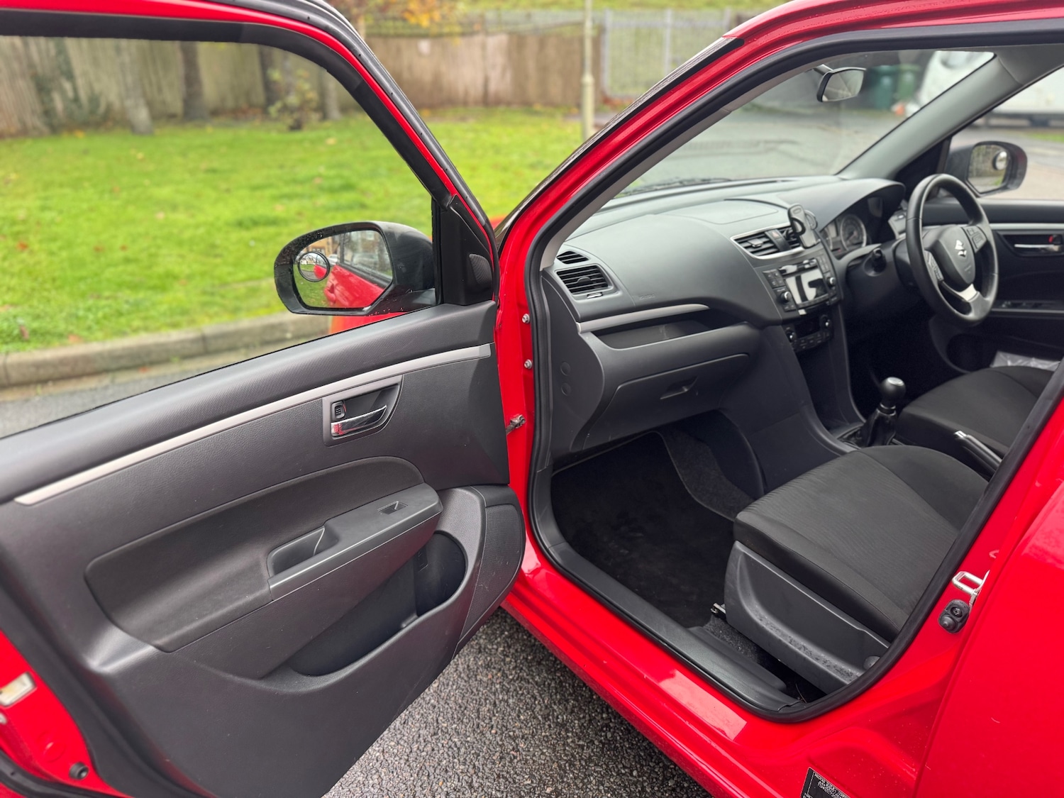 Used Suzuki Swift 2011 for sale - 76588997: Photo 25