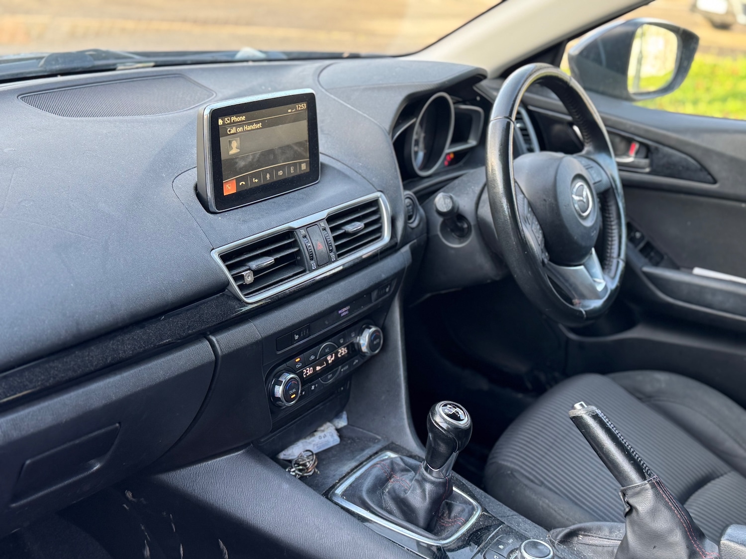 Used Mazda Mazda3 2015 for sale - 76931856: Photo 11