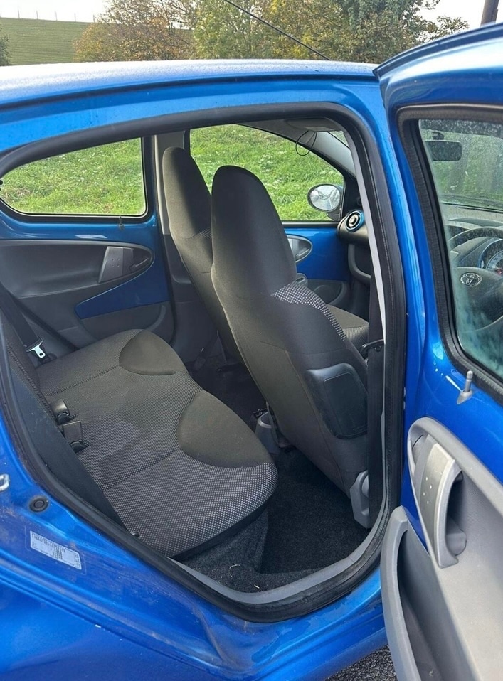 Used Toyota AYGO 2009 for sale - 76418554: Photo 10