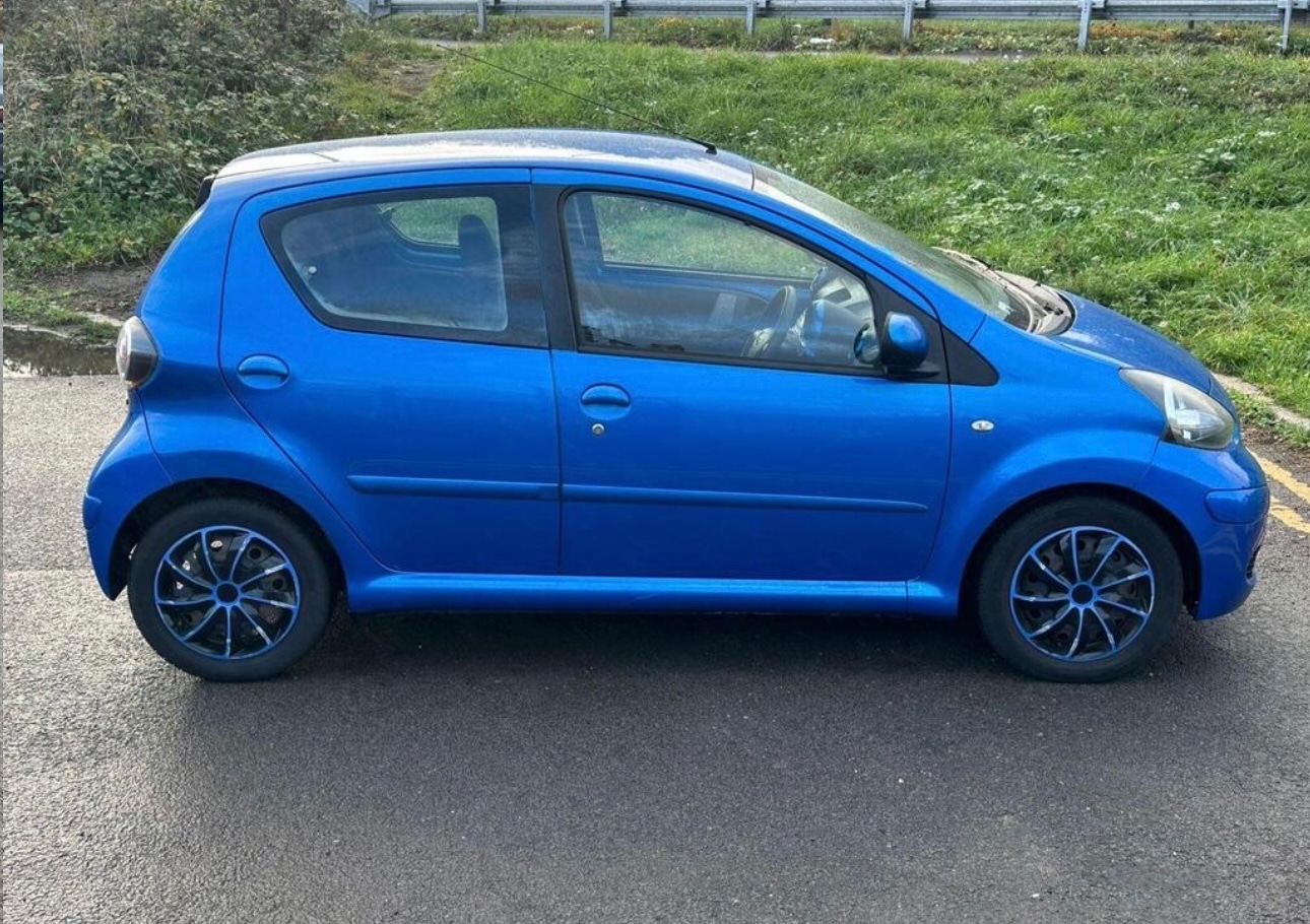 Used Toyota AYGO 2009 for sale - 76418554: Photo 4