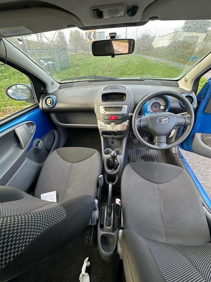 Used Toyota AYGO 2009 for sale - 76418554: Photo 9