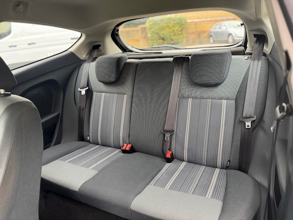 Used Ford Fiesta 2010 for sale - 76309788: Photo 14