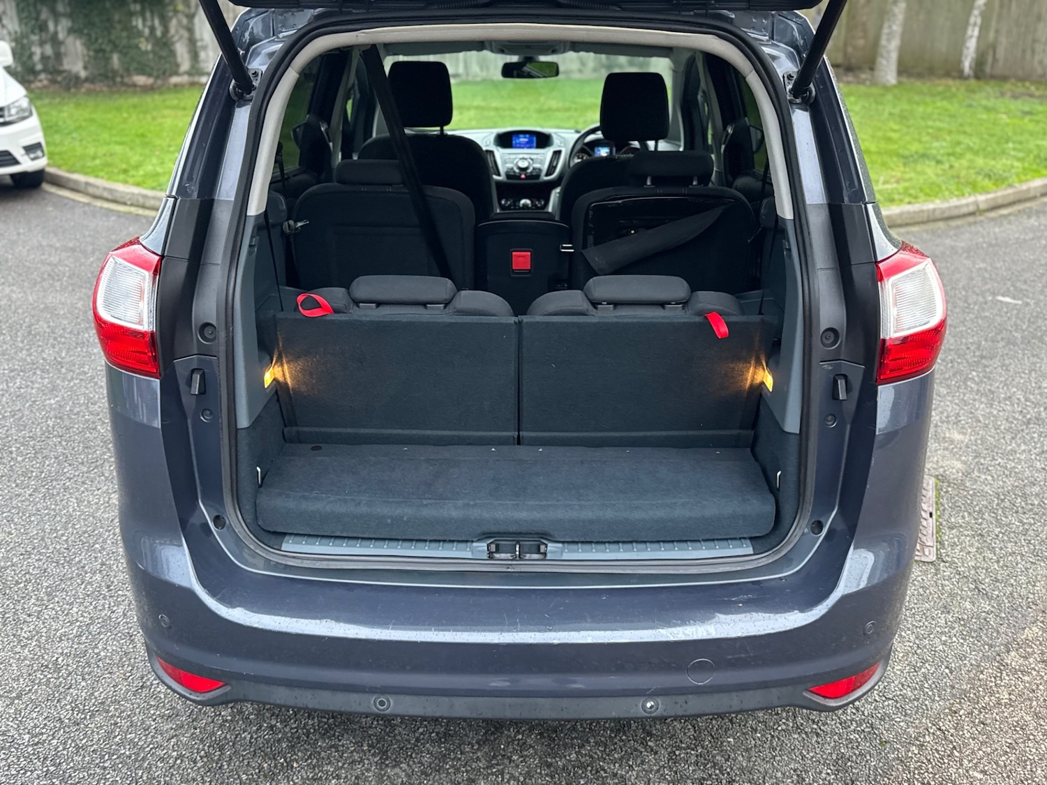 Used Ford Grand C-Max 2010 for sale - 76879769: Photo 16