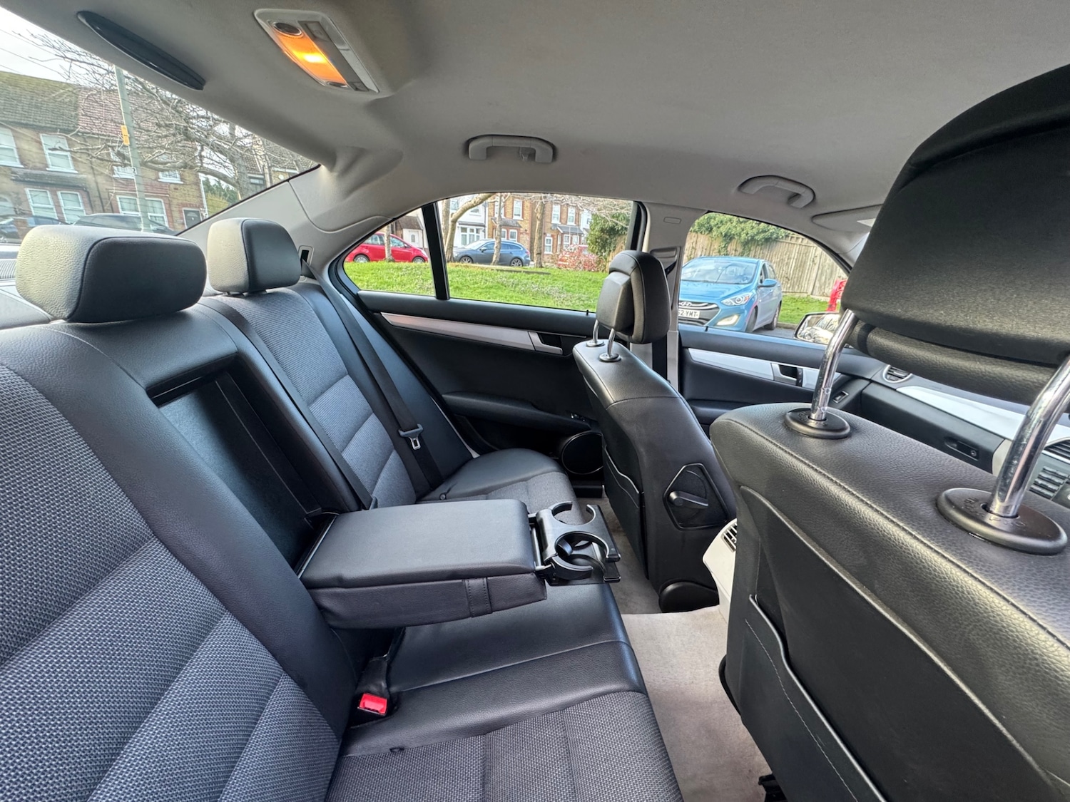 Used Mercedes-Benz C Class 2012 for sale - 77233858: Photo 17