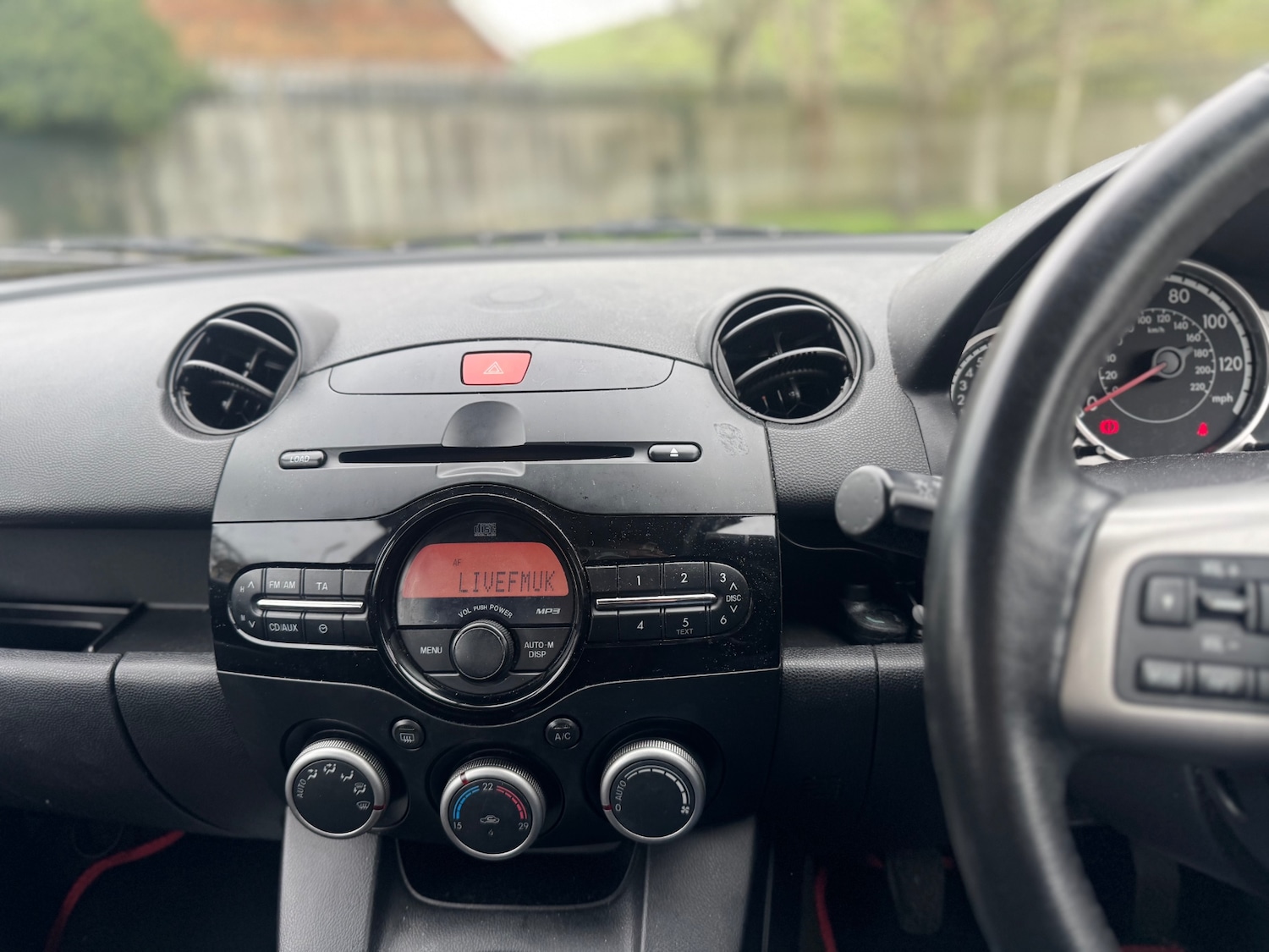 Used Mazda Mazda2 2011 for sale - 76979956: Photo 7