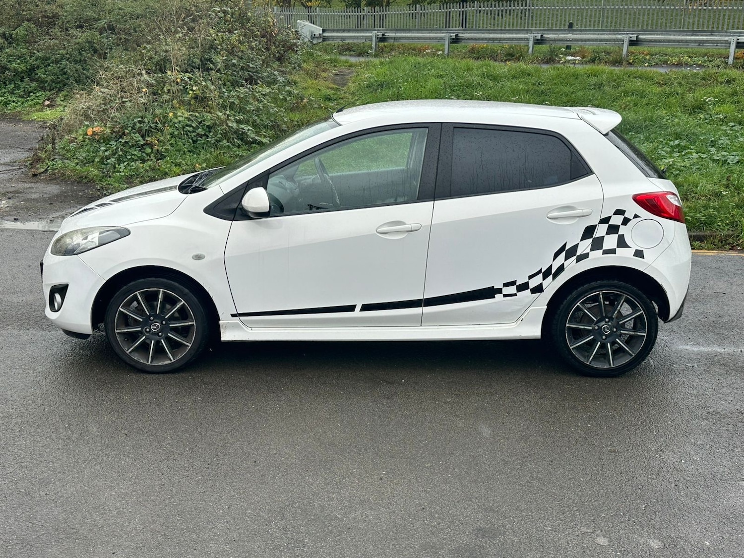 Used Mazda Mazda2 2011 for sale - 76321663: Photo 5