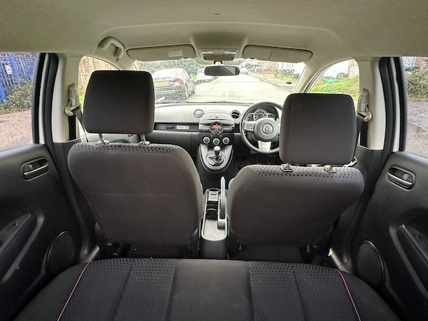 Used Mazda Mazda2 2011 for sale - 76321663: Photo 6