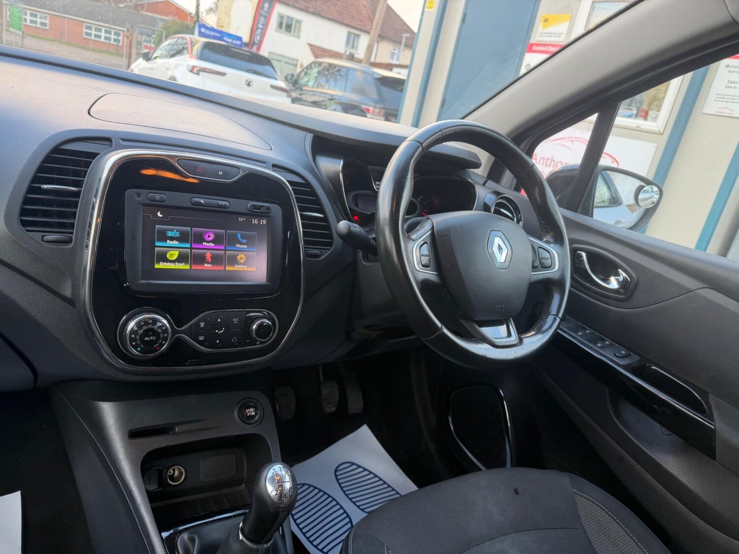 Used Renault Captur 2016 for sale - 77716080: Photo 20