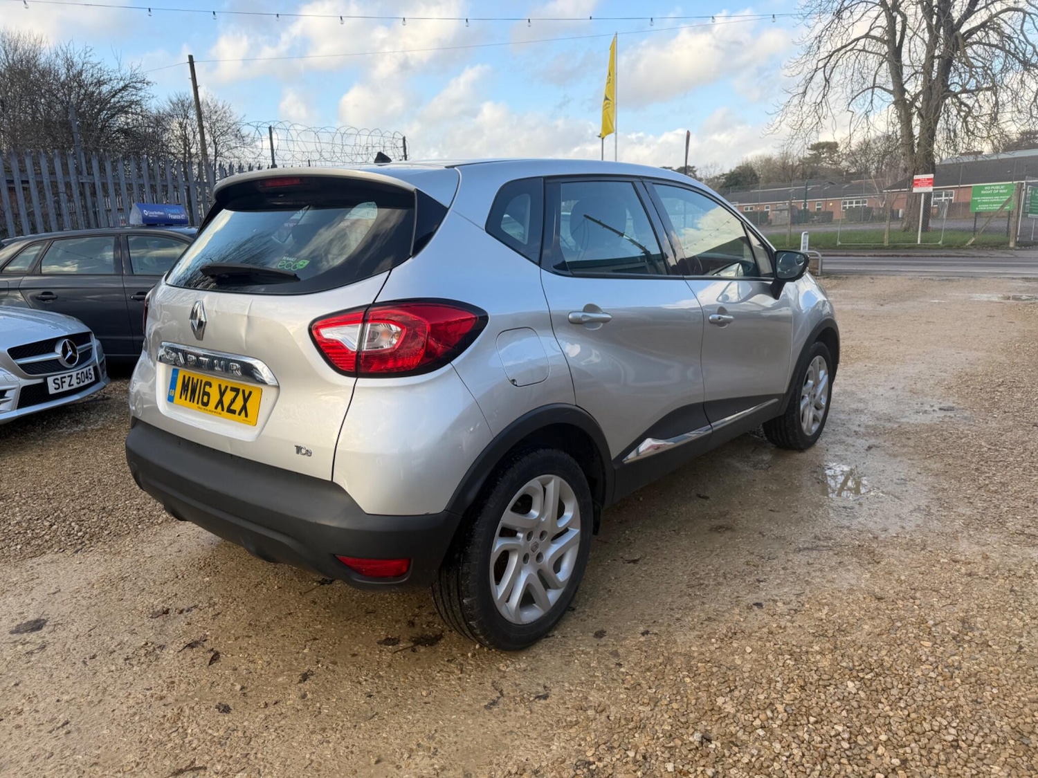 Used Renault Captur 2016 for sale - 77716080: Photo 3